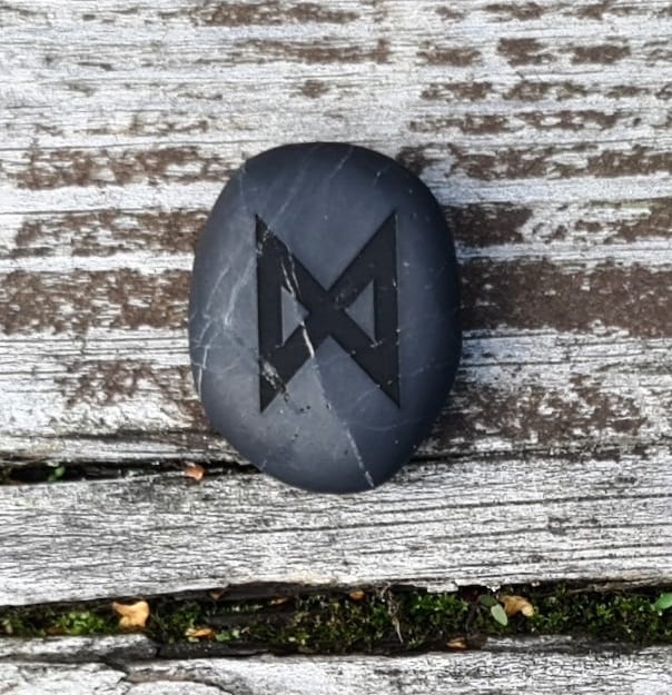 The Rune Dagaz: The Power of Transformation and Illumination